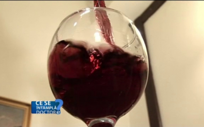 Miscarea si cate un pahar de vin la masa. Solutii sigure si naturale pentru scaderea colesterolului Miscarea si cate un pahar de vin la masa. Solutii sigure si naturale pentru scaderea colesterolului