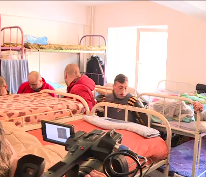 Cum se vede gratierea de dupa gratiile de la Jilava: "E pentru politicieni, nu pentru noi". 87 din 1278 de detinuti, liberi Cum se vede gratierea de dupa gratiile de la Jilava: "E pentru politicieni, nu pentru noi". 87 din 1278 de detinuti, liberi