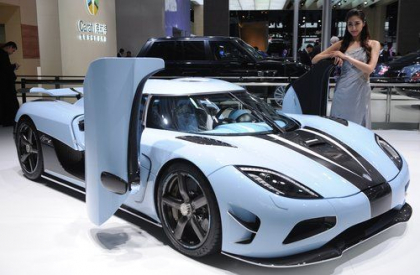 FOTO. Cea mai exclusivista marca auto: face masini doar la comanda, din aur de 24 de carate, cu finisaje realizate manual FOTO. Cea mai exclusivista marca auto: face masini doar la comanda, din aur de 24 de carate, cu finisaje realizate manual