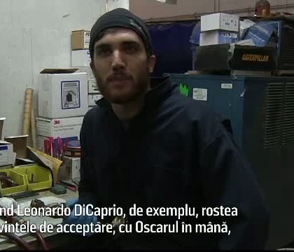 O saptamana pana la decernarea premiilor Oscar. Intr-o fabrica din New York se lucreaza de zor pentru finisarea statuetelor O saptamana pana la decernarea premiilor Oscar. Intr-o fabrica din New York se lucreaza de zor pentru finisarea statuetelor