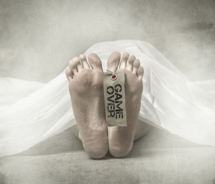Un adolescent a fost declarat mort dupa ce a fost muscat de un caine. Socul trait de familie din India in timpul inmormantarii Un adolescent a fost declarat mort dupa ce a fost muscat de un caine. Socul trait de familie din India in timpul inmormantarii