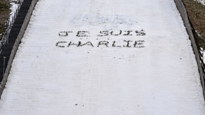 Unde a aparut mesajul "Je suis Charlie" in ziua marsului de 1 milion de oameni din Europa. Toti au privit emotionati