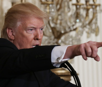 100 de morminte evreiesti, profanate intr-un cimitir din SUA. Trump a denuntat amenintarile ca fiind "ingrozitoare" 100 de morminte evreiesti, profanate intr-un cimitir din SUA. Trump a denuntat amenintarile ca fiind "ingrozitoare"