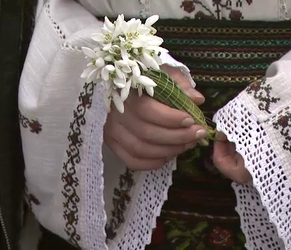 Dragobete, traditii si obiceiuri. Sarbatoarea iubirii la romani e si un simbol al primaverii