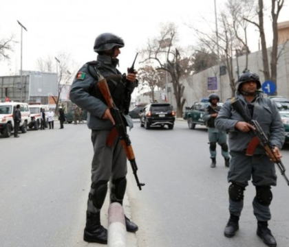 Atac in derulare la spitalul militar din Kabul: "Atacatorii sunt inauntrul spitalului, rugati-va pentru noi" Atac in derulare la spitalul militar din Kabul: "Atacatorii sunt inauntrul spitalului, rugati-va pentru noi"