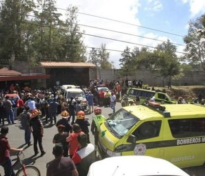 Incendiu devastator la un camin de minori, in Guatemala: 20 de fete moarte si 25 de persoane ranite. "Era o bomba cu ceas" Incendiu devastator la un camin de minori, in Guatemala: 20 de fete moarte si 25 de persoane ranite. "Era o bomba cu ceas"
