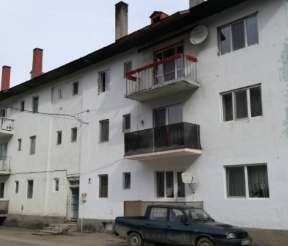 Descoperire macabra. Un copil a gasit in podul unui bloc din Bistrita cadavrele a trei bebelusi Descoperire macabra. Un copil a gasit in podul unui bloc din Bistrita cadavrele a trei bebelusi