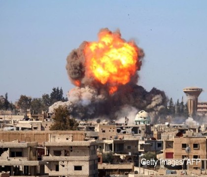 Dublu atentat cu bomba produs in capitala Siriei, Damasc. Cel putin 44 de persoane au murit, iar zeci de oameni sunt raniti Dublu atentat cu bomba produs in capitala Siriei, Damasc. Cel putin 44 de persoane au murit, iar zeci de oameni sunt raniti