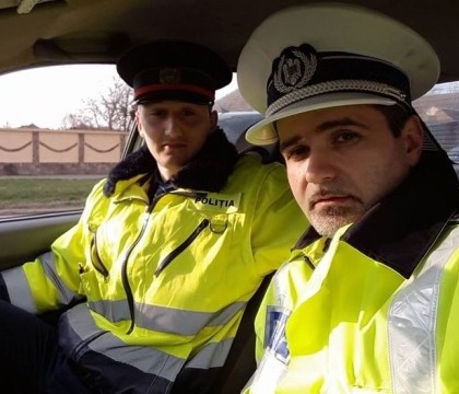 "Da, da, aici suntem". Politistul plin de umor care le-a precizat soferilor unde se afla cu radarul - FOTO