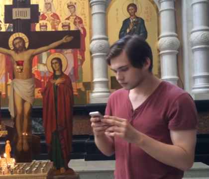 Un blogger rus risca inchisoarea dupa ce s-a filmat jucand "Pokemon Go" intr-o biserica. Acuzatiile care i se aduc - VIDEO