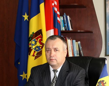Presedintele raionului Criuleni a fost retinut pentru 72 de ore. CNA si procurorii anticoruptie fac perchezitii la biroul, domiciliul si in automobilul acestuia - Noi detalii