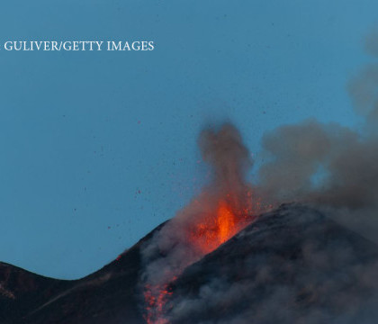 LIVE VIDEO. Cel putin 10 raniti dupa ultima eruptie a vulcanului Etna. Autoritatile italiene monitorizeaza 24/7 activitatea vulcanului