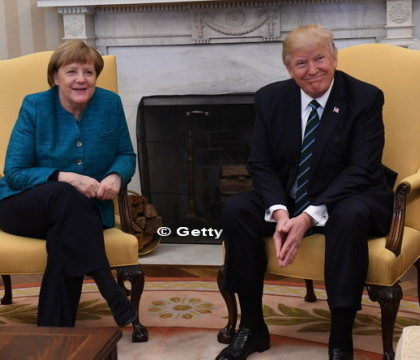 Angela Merkel s-a intalnit pentru prima data cu Donald Trump la Casa Alba. Moment stanjenitor in timpul discutiilor: Trump n-a dat mana cu Merkel - VIDEO