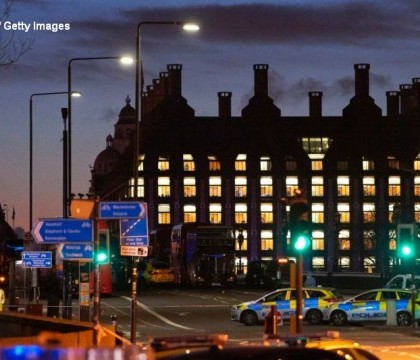 O romanca este in stare grava dupa atacul din Londra. Ar fi fost proiectata in raul Tamisa de masina teroristului