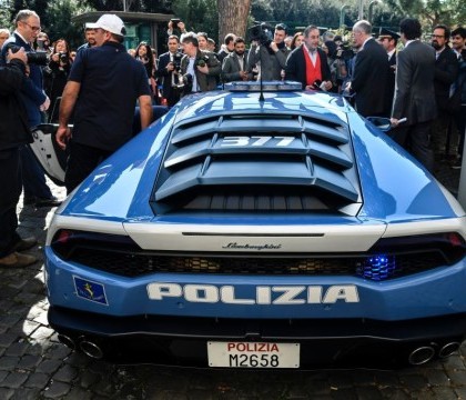 Lamborghini Huracan, noua achizitie a Politiei italiane. In ce scopuri va fi folosit - FOTO Lamborghini Huracan, noua achizitie a Politiei italiane. In ce scopuri va fi folosit - FOTO