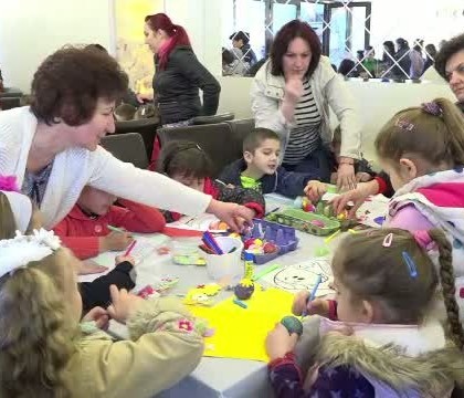 Jocul de carti care le dezvolta celor mici abilitatile si ii ajuta sa socializeze fata in fata, inventat de doi clujeni Jocul de carti care le dezvolta celor mici abilitatile si ii ajuta sa socializeze fata in fata, inventat de doi clujeni