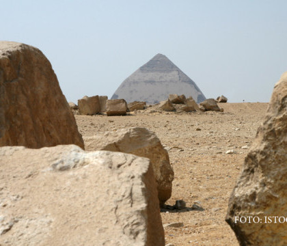 O noua piramida a fost descoperita in Egipt, langa Cairo. Cum vor arheologii sa ii gaseasca "camera secreta" O noua piramida a fost descoperita in Egipt, langa Cairo. Cum vor arheologii sa ii gaseasca "camera secreta"