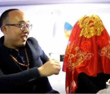 Un inginer chinez si-a construit o "sotie robot". Cum arata "femeia" si de ce a recurs barbatul la un asemenea gest Un inginer chinez si-a construit o "sotie robot". Cum arata "femeia" si de ce a recurs barbatul la un asemenea gest
