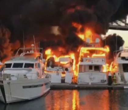 Mai multe iahturi au fost facute scrum din cauza unui incendiu izbucnit intr-un port din Barcelona. 21 de persoane, evacuate Mai multe iahturi au fost facute scrum din cauza unui incendiu izbucnit intr-un port din Barcelona. 21 de persoane, evacuate