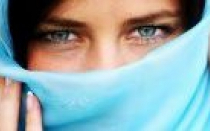 A purtat voal timp de 13 ani pentru ca era ironizata din cauza barbii. Cum arata dupa ce l-a dat jos A purtat voal timp de 13 ani pentru ca era ironizata din cauza barbii. Cum arata dupa ce l-a dat jos