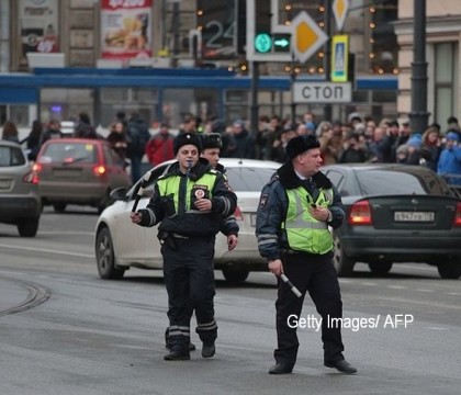 Bilantul atentatului de la Sankt Petersburg a crescut la 14 morti. Un barbat ranit in explozie a decedat la spital Bilantul atentatului de la Sankt Petersburg a crescut la 14 morti. Un barbat ranit in explozie a decedat la spital
