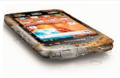 Samsung prezinta cel mai dur telefon! Poti sa-l scapi linistit pe jos, nu pateste nimic