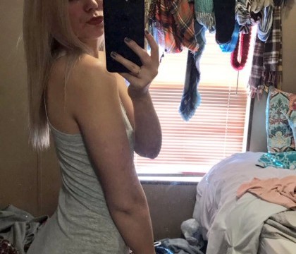 Tanara din Marea Britanie, ironizata dupa un selfie pe Twitter. "Arata ca o zona de razboi" - FOTO Tanara din Marea Britanie, ironizata dupa un selfie pe Twitter. "Arata ca o zona de razboi" - FOTO