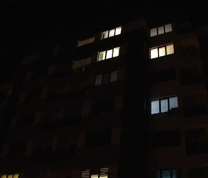O tanara din Iasi a inchiriat un apartament la etajul 7 doar pentru a se sinucide. Ce au gasit apoi politistii in locuinta ei O tanara din Iasi a inchiriat un apartament la etajul 7 doar pentru a se sinucide. Ce au gasit apoi politistii in locuinta ei