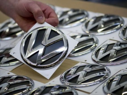 Volkswagen cucereste lumea. Cele doua masini si planul de 250 mil. dolari cu care isi ingenuncheaza concurenta Volkswagen cucereste lumea. Cele doua masini si planul de 250 mil. dolari cu care isi ingenuncheaza concurenta