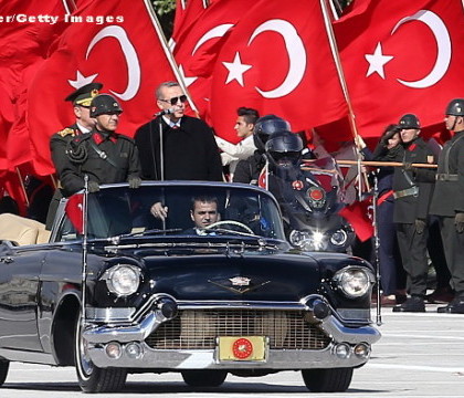CNN: Presedintele Recep Erdogan surprinde Occidentul cu atacuri aeriene asupra aliatilor Statelor Unite si arestari in masa CNN: Presedintele Recep Erdogan surprinde Occidentul cu atacuri aeriene asupra aliatilor Statelor Unite si arestari in masa
