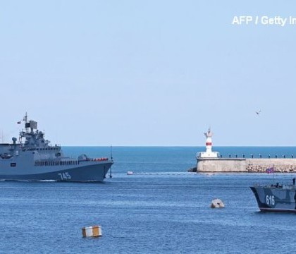 O nava rusa de spionaj s-a ciocnit cu un cargobot in Marea Neagra. Toti cei 78 de membri ai echipajului au fost salvati