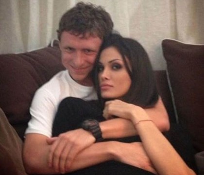 Fotbalist santajat de hackeri. Acestia i-au cerut o suma imensa ca sa nu publice poze indecente cu sotia sa