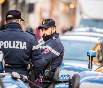 Explozie produsa in Roma: masini de pompieri si genisti, trimisi la fata locului. Autoritatile nu exclud nicio ipoteza Explozie produsa in Roma: masini de pompieri si genisti, trimisi la fata locului. Autoritatile nu exclud nicio ipoteza