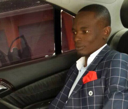 Un pastor african sustine ca are numarul de telefon al lui Dumnezeu. VIDEO Momentul in care "discuta" cu divinitatea pe mobil