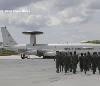 Masuri de intarire a posturii defensive a NATO. O aeronava AWACS a aterizat pe Otopeni - FOTO