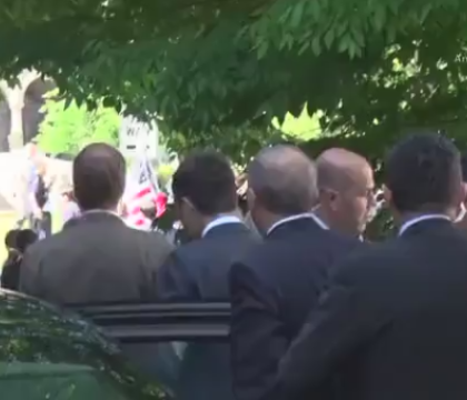 Erdogan a privit bataile violente dintre bodyguarzii sai si protestatarii de la resedinta ambasadorului turc din SUA. VIDEO Erdogan a privit bataile violente dintre bodyguarzii sai si protestatarii de la resedinta ambasadorului turc din SUA. VIDEO