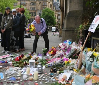Politia britanica a facut public numele mai multor victime ale atacului din Manchester: "Au rapit o mama de langa copiii ei" Politia britanica a facut public numele mai multor victime ale atacului din Manchester: "Au rapit o mama de langa copiii ei"