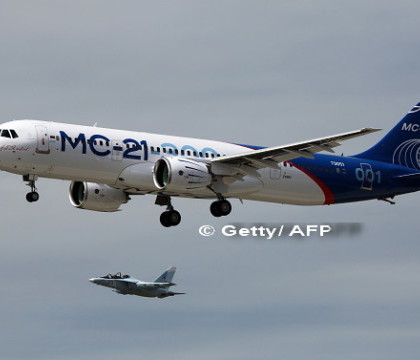 Rusia a testat in premiera un nou avion de pasageri. Moscova si Beijingul pun presiuni pe Boeing si Airbus - VIDEO Rusia a testat in premiera un nou avion de pasageri. Moscova si Beijingul pun presiuni pe Boeing si Airbus - VIDEO