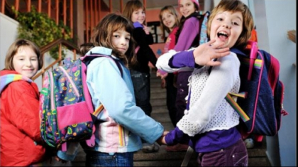 Veste buna pentru elevi. Picii din clasele primare vor avea vacanta mai lunga Veste buna pentru elevi. Picii din clasele primare vor avea vacanta mai lunga