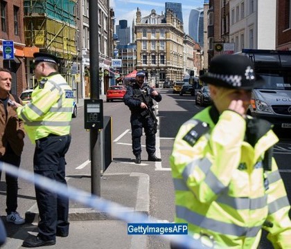 Si-a riscat viata pentru a salva 20 de persoane. Femeia considerata o eroina dupa atacul din Londra Si-a riscat viata pentru a salva 20 de persoane. Femeia considerata o eroina dupa atacul din Londra