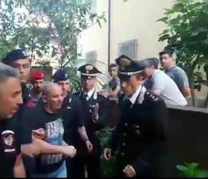 Unul dintre cei mai temuti mafioti italieni, capturat dupa 23 de ani. Ce a facut atunci cand l-au luat carabinierii Unul dintre cei mai temuti mafioti italieni, capturat dupa 23 de ani. Ce a facut atunci cand l-au luat carabinierii