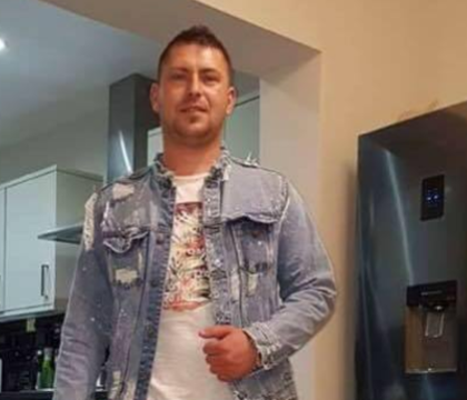 Florin, romanul erou de la Londra, va fi premiat de Primaria Iasi. "L-am putea face cetatean de onoare al localitatii" Florin, romanul erou de la Londra, va fi premiat de Primaria Iasi. "L-am putea face cetatean de onoare al localitatii"
