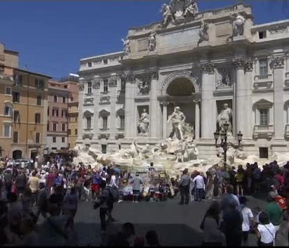 Politia italiana l-a arestat pe "perversul de la Fontana di Trevi". Ce au gasit agentii in telefonul lui Politia italiana l-a arestat pe "perversul de la Fontana di Trevi". Ce au gasit agentii in telefonul lui