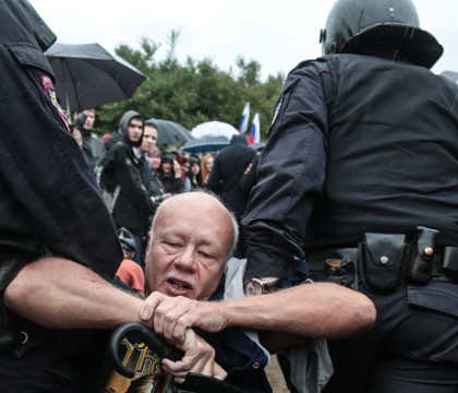 Casa Alba a cerut Rusiei eliberarea celor 1500 de oameni arestati dupa proteste. 30 de zile de inchisoare pentru Navalnii - FOTO Casa Alba a cerut Rusiei eliberarea celor 1500 de oameni arestati dupa proteste. 30 de zile de inchisoare pentru Navalnii - FOTO