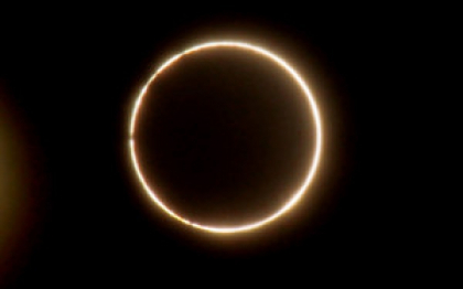 Fenomen astronomic rar pe 3 noiembrie. HARTA INTERACTIVA a eclipsei hibrid de Soare Fenomen astronomic rar pe 3 noiembrie. HARTA INTERACTIVA a eclipsei hibrid de Soare