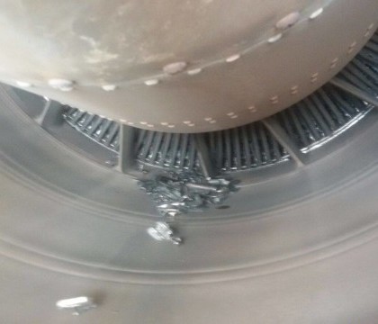 Un avion TAROM a aterizat de urgenta la Bruxelles, dupa ce un motor s-a defectat in aer, in drum spre Bucuresti