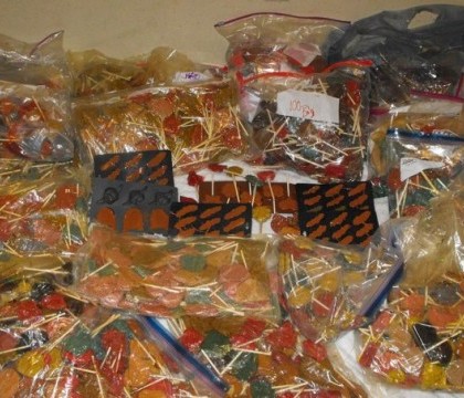 Politistii americani au confiscat bomboane in valoare de un milion de dolari. Ce contineau cele 270 de kg de dulciuri - FOTO