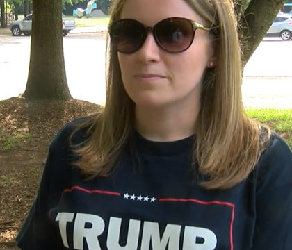 A intrat la Starbucks cu un tricou pro-Trump, dar a iesit in lacrimi. Ce i-a scris barmanul pe paharul de plastic A intrat la Starbucks cu un tricou pro-Trump, dar a iesit in lacrimi. Ce i-a scris barmanul pe paharul de plastic