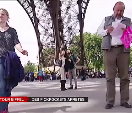 120 de romani acuzati ca-si puneau copiii sa fure la Paris. Cei mici, obligati sa adune 5.000 de euro pe zi ca sa nu fie batuti 120 de romani acuzati ca-si puneau copiii sa fure la Paris. Cei mici, obligati sa adune 5.000 de euro pe zi ca sa nu fie batuti