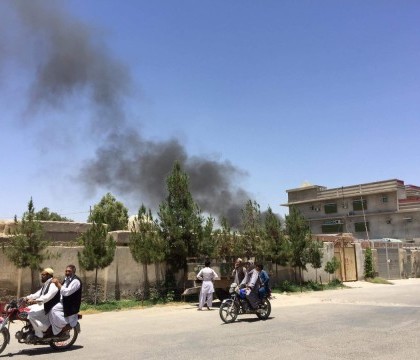 Atentat cu masina capcana in Afganistan. Cel putin 20 de oameni au murit in timp ce asteptau sa-si ia salariile